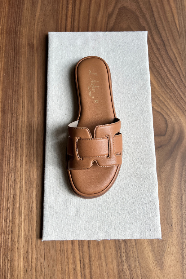 SH307 Sandals Tan