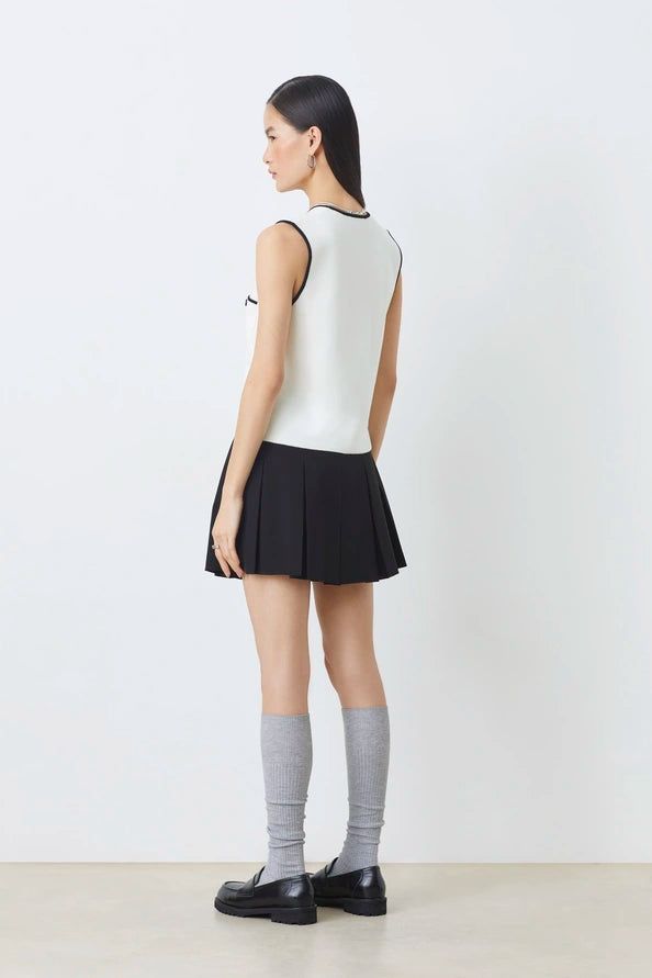 Bento H25C06309 Short Black