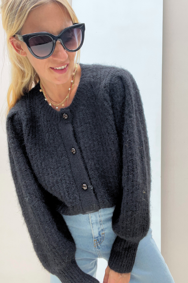 23204004 Pull Black