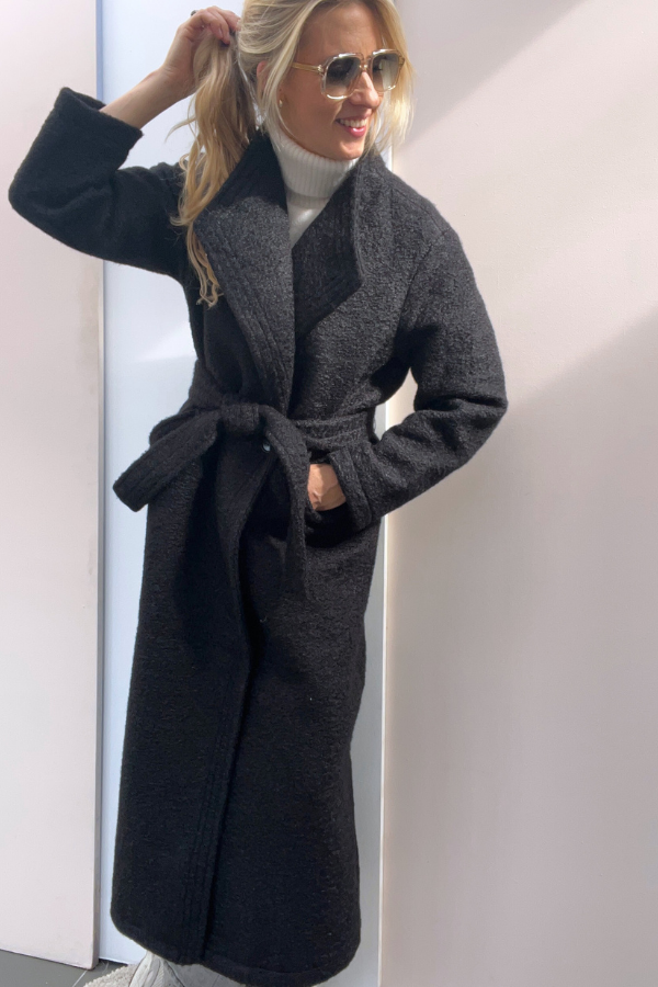 23268170B Coat Black