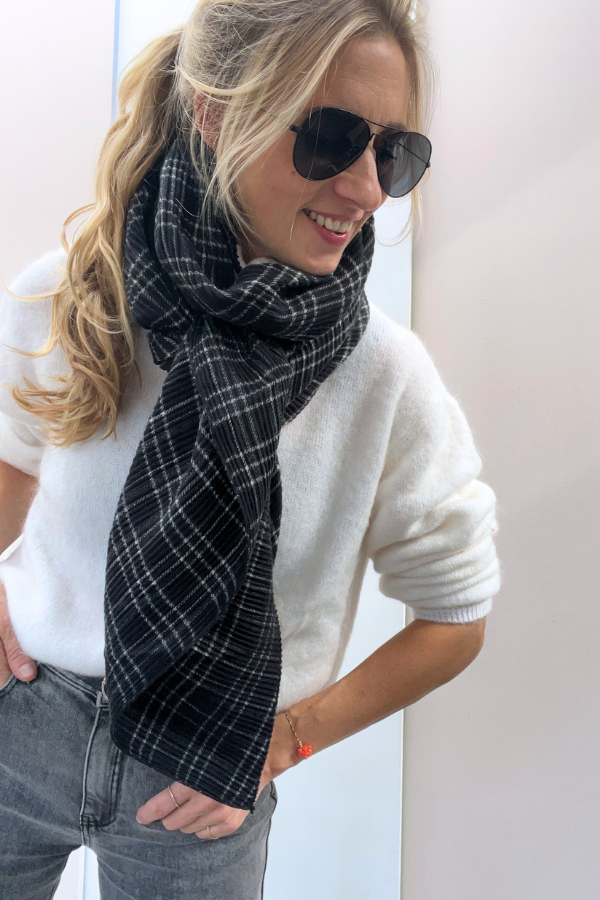 23278001 Scarf Black
