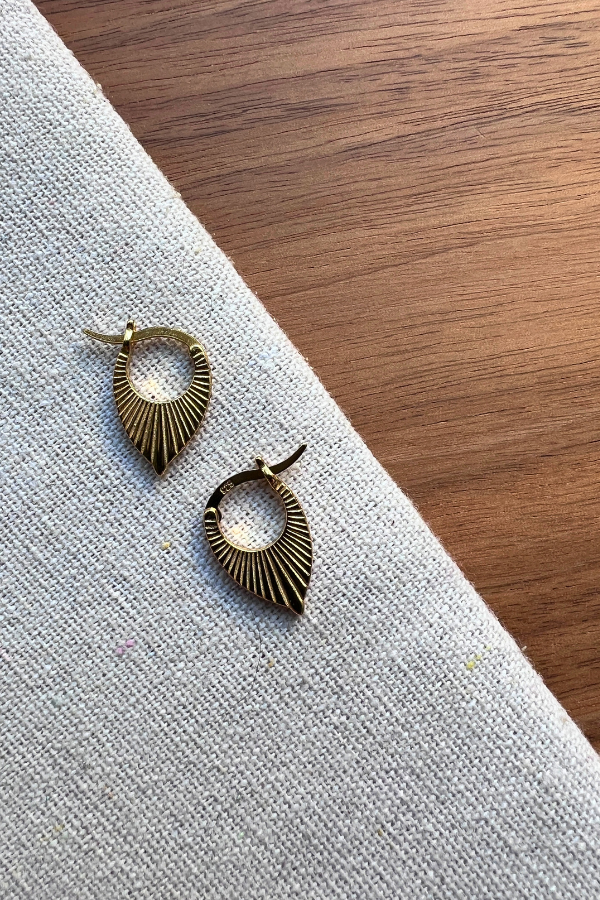 Amachu Earrings Gold