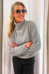 Breckenridge Pull Pearl Grey