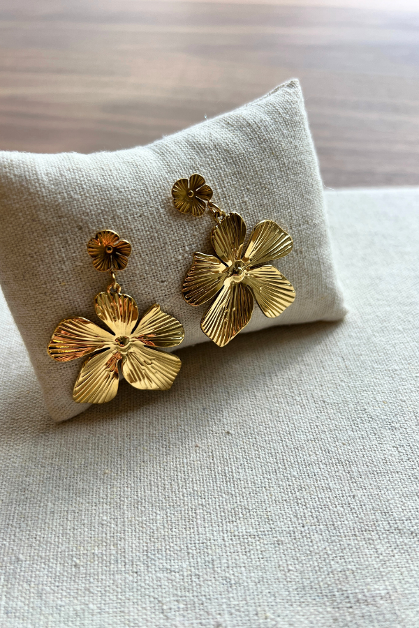 Dahlia Earrings Gold