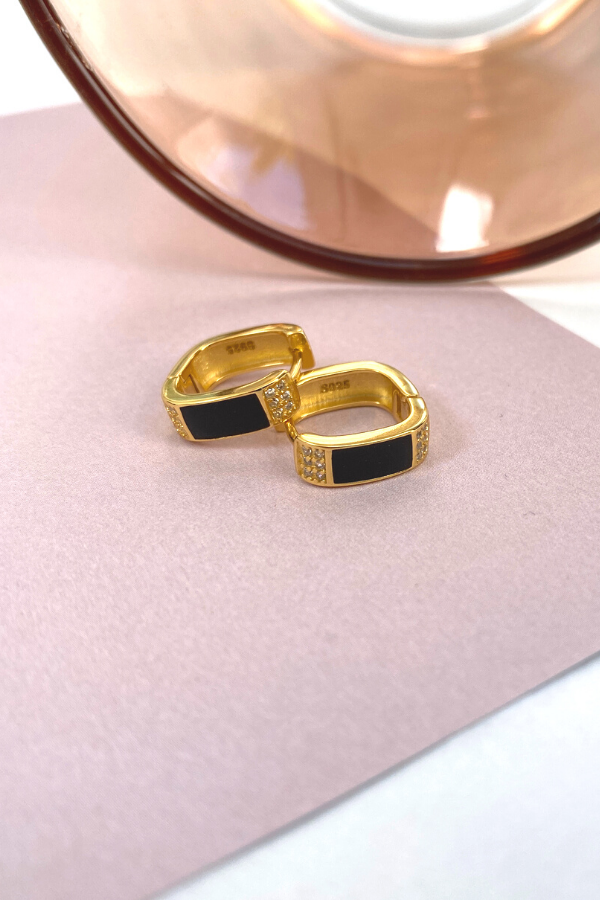 Maja Earrings Black