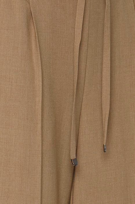 Danta 20810876 Trousers Tannin