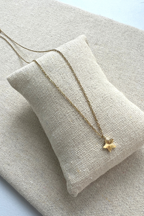 Star Necklace Gold